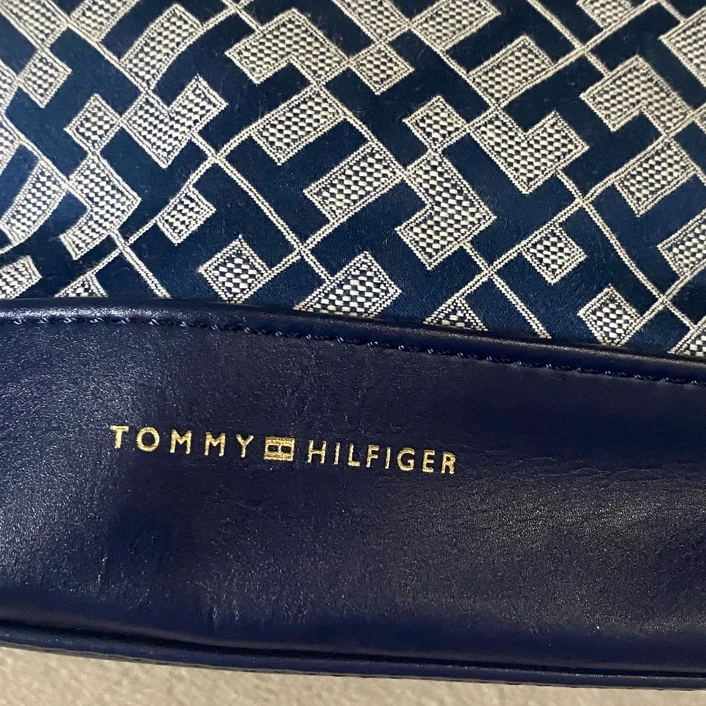 Tommy Hilfiger Makeup Bag